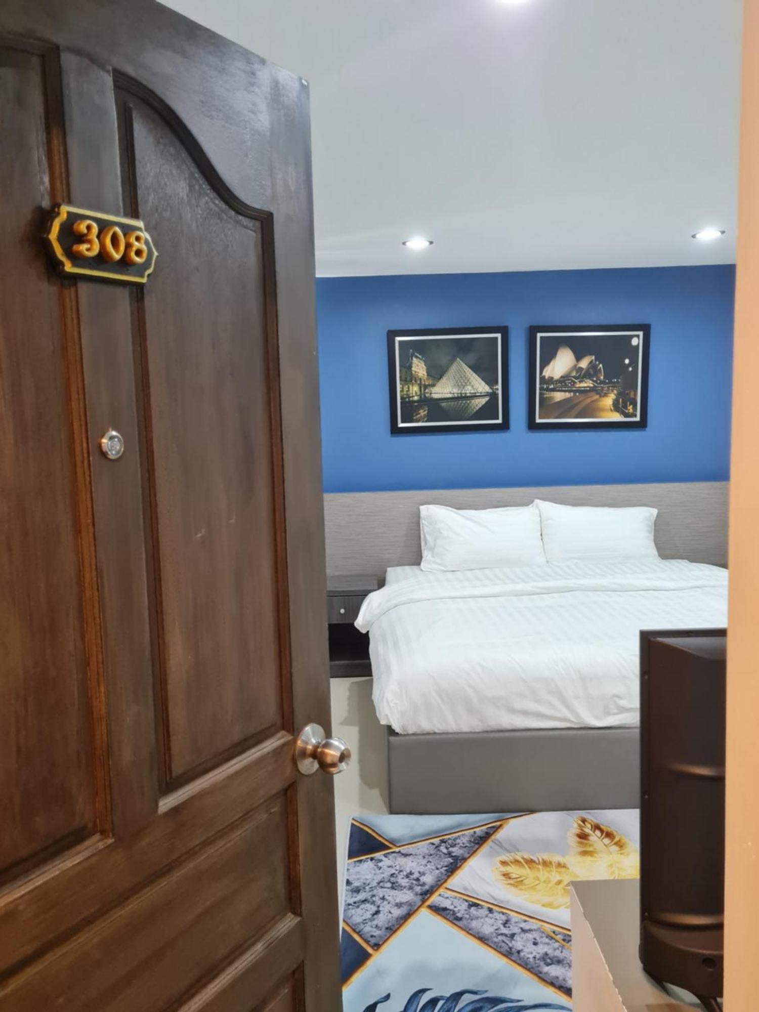 Poonsuk Place Hotel Bangkok Exterior photo